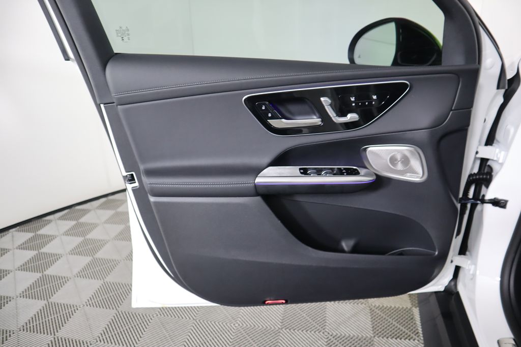 2025 Mercedes-Benz GLC 300 26