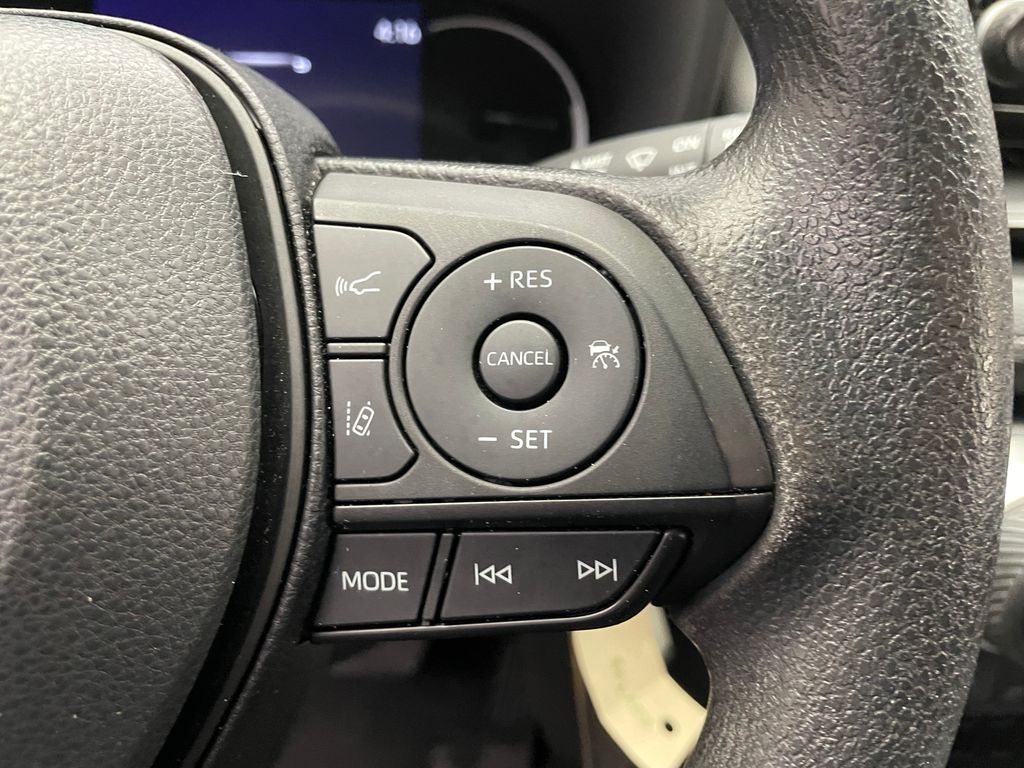 2023 Toyota RAV4 LE 22