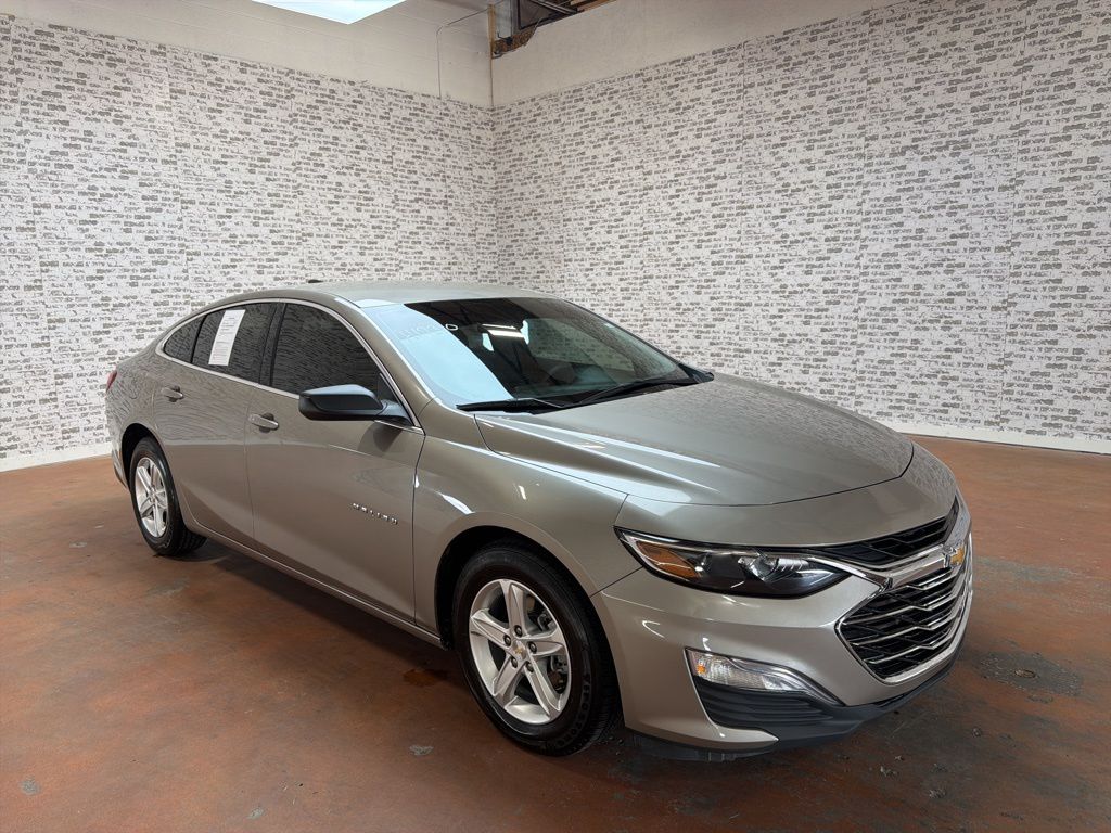 Mineral Gray Metallic 2022 Chevrolet Malibu LS FWD Sedan Front-Wheel Drive Continuously Variable Transmission