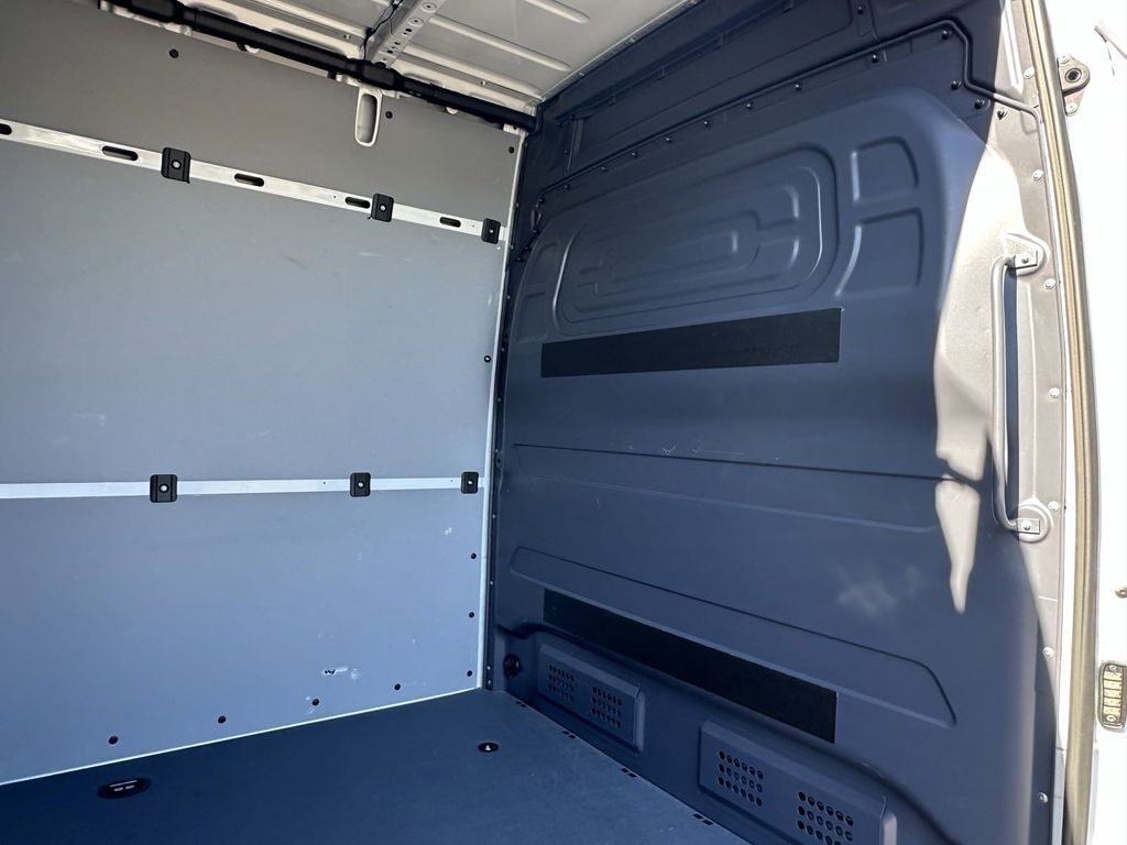 2023 Mercedes-Benz Sprinter 2500 Cargo 170 WB 16