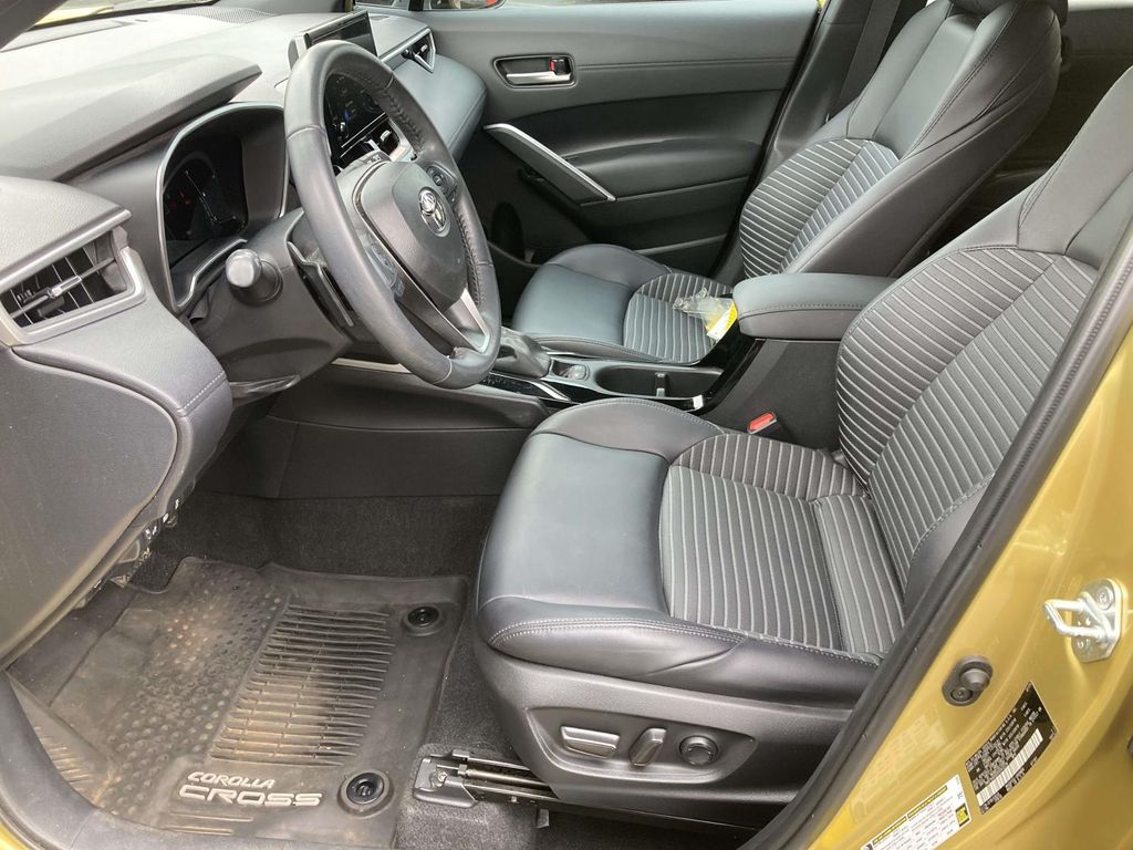 Used 2024  Toyota Hybrid XSE image 11