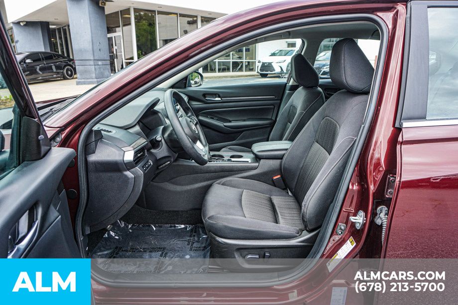 Used 2025 Red Nissan 2.5 SV image 19