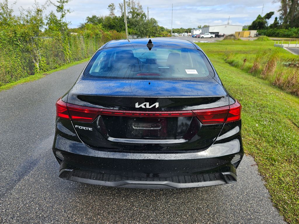 Thumbnail: 2023 Kia Forte - 4