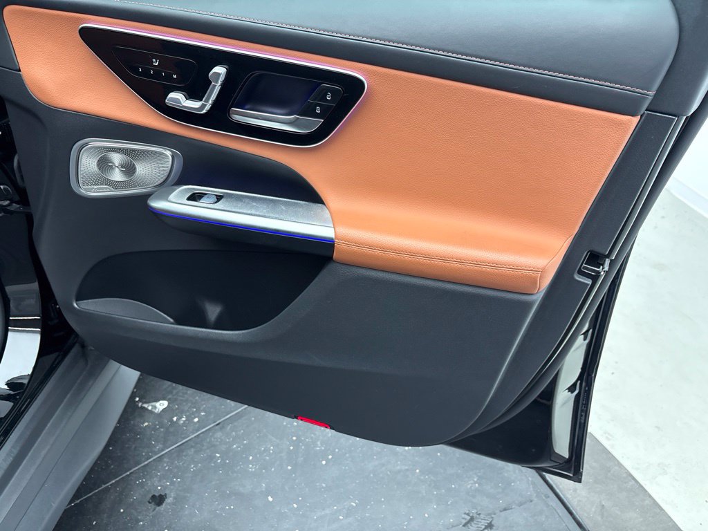 Thumbnail: 2023 Mercedes-Benz GLC - 24