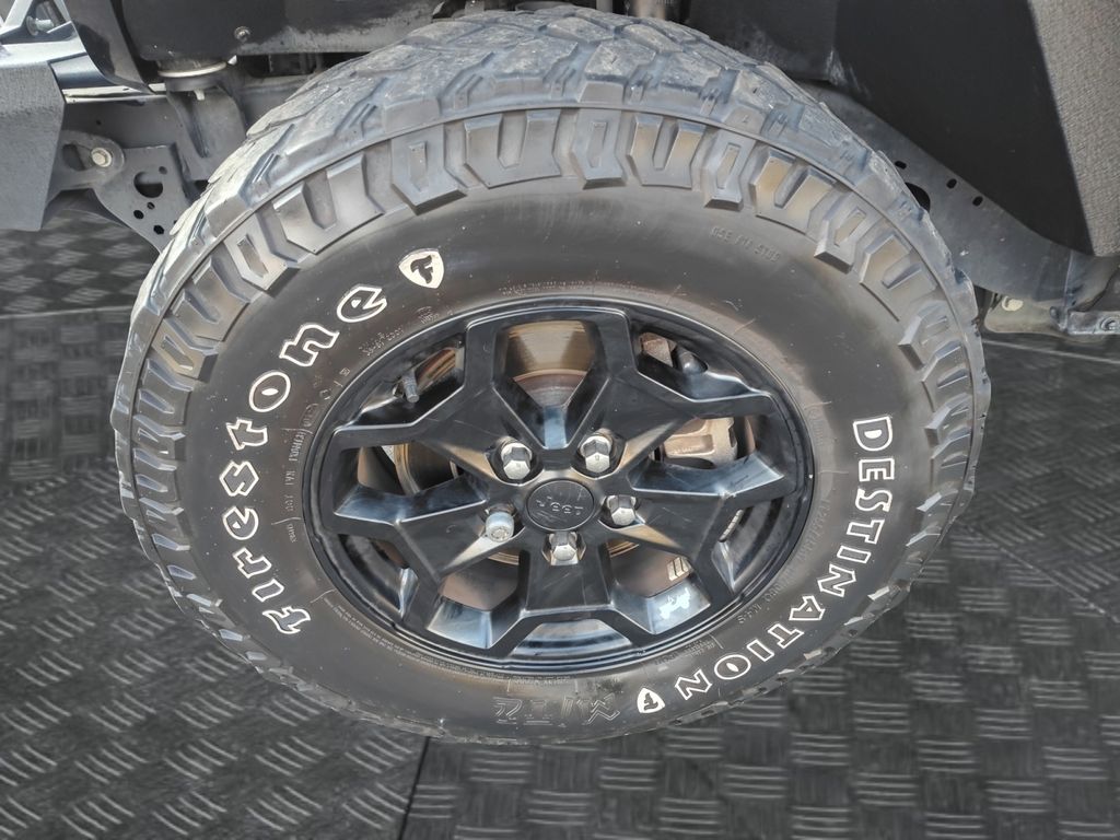 Used Car 2022 Jeep Gladiator  Willys For Sale Under $35,000 In Austin, Texas