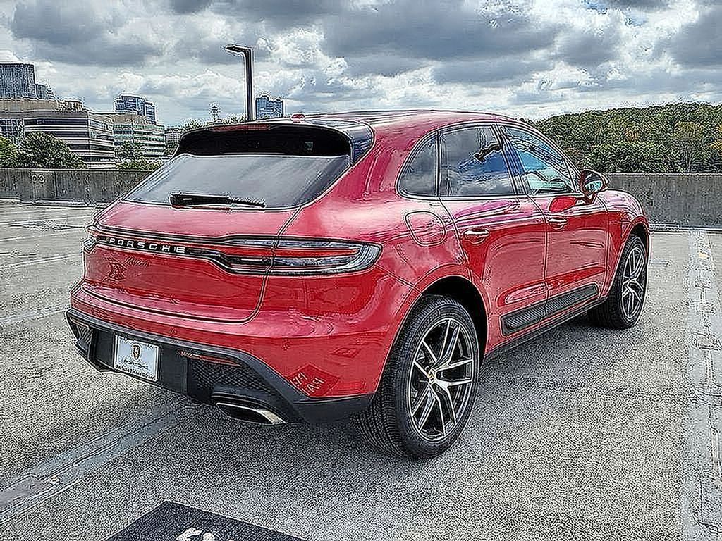 Thumbnail: 2025 Porsche Macan - 2