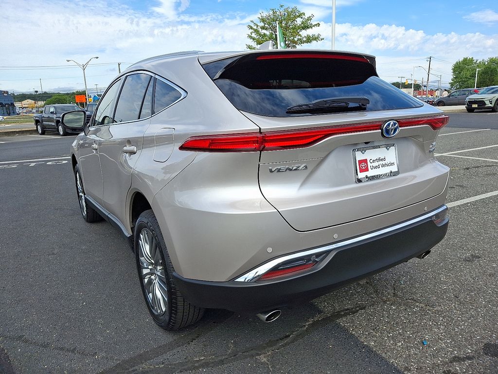 Thumbnail: 2022 Toyota Venza - 4