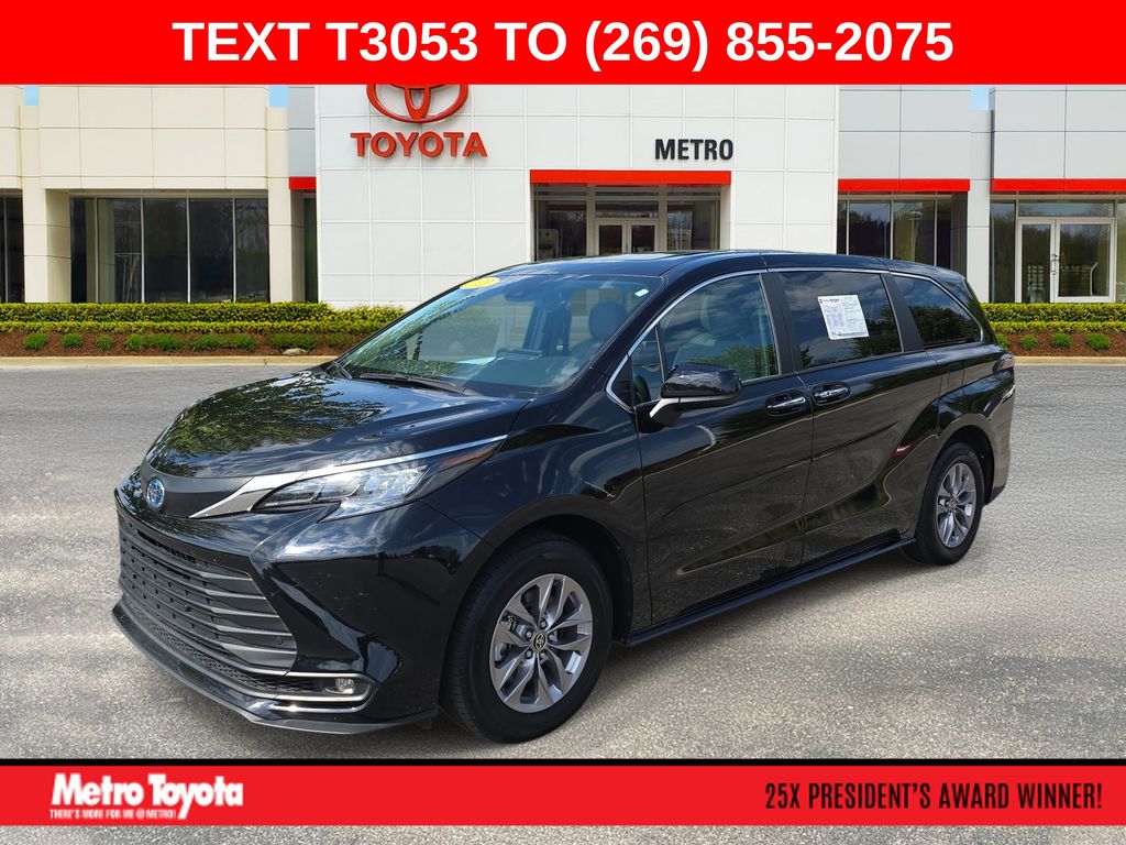  2025 Toyota Sienna XLE 7-Passenger AWD   