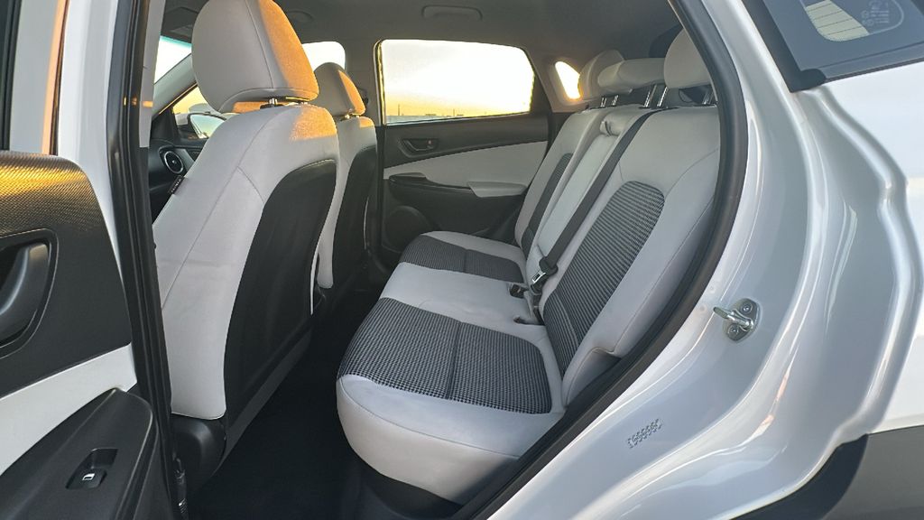 2023 Hyundai Kona SE White at Big Star Chrysler Jeep Dodge Ram 