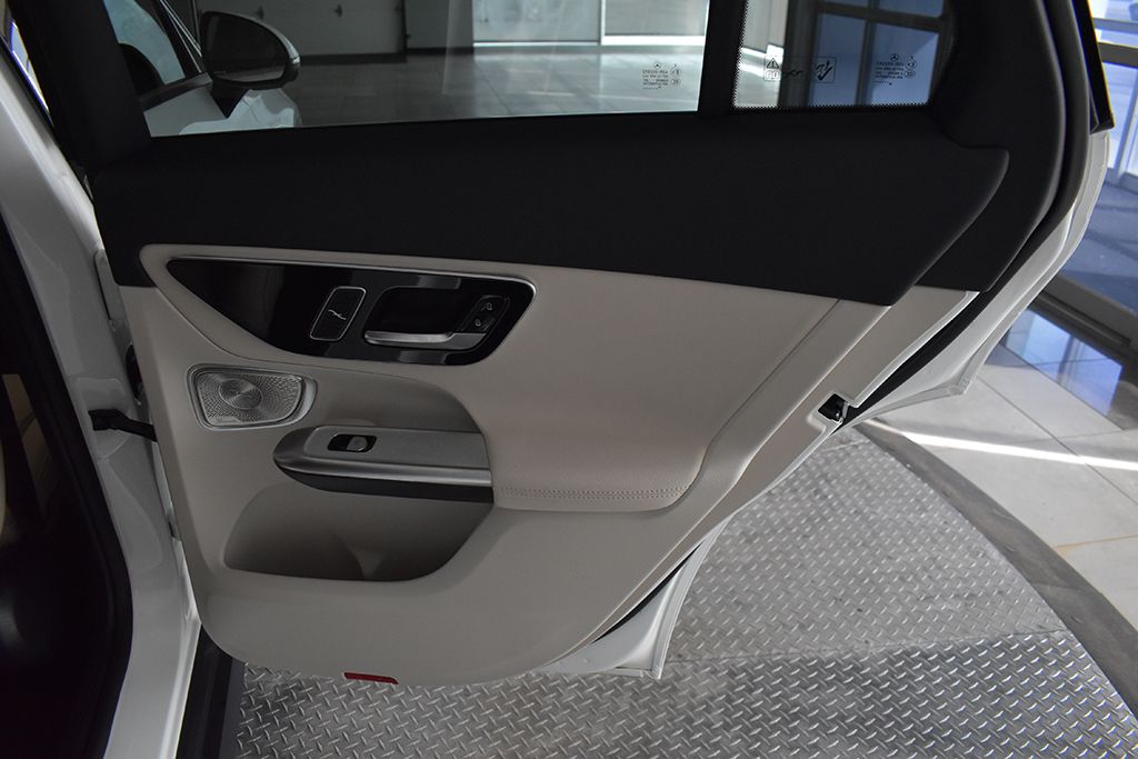 Thumbnail: 2026 Mercedes-Benz GLC - 16