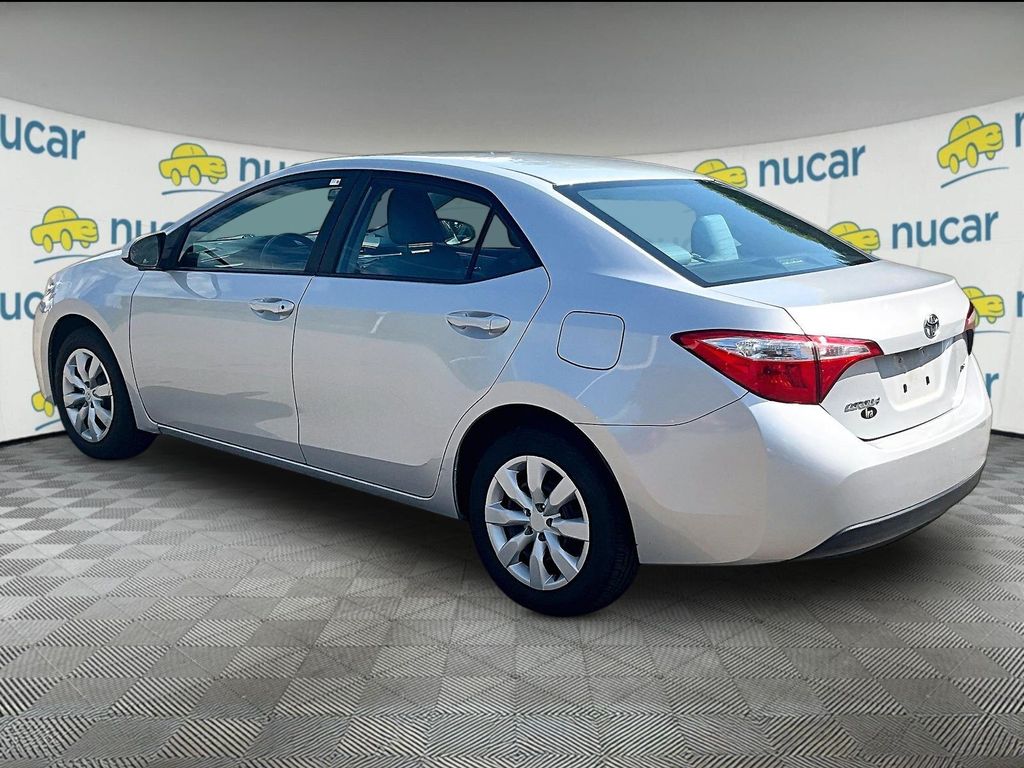 2016 Toyota Corolla — photo 5