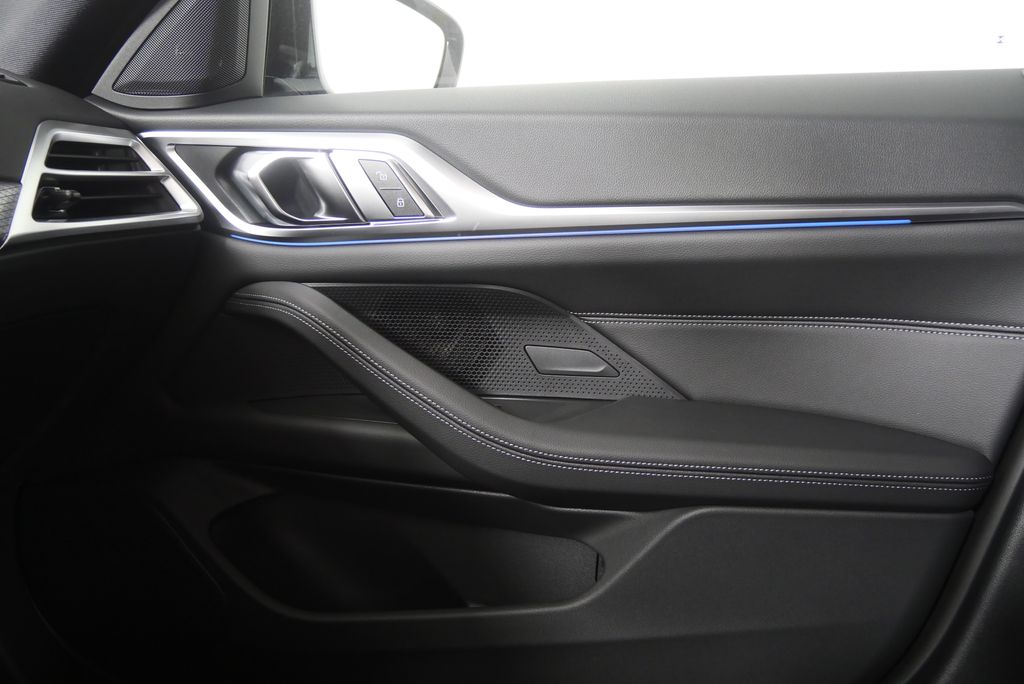 Thumbnail: 2026 BMW i4 - 23