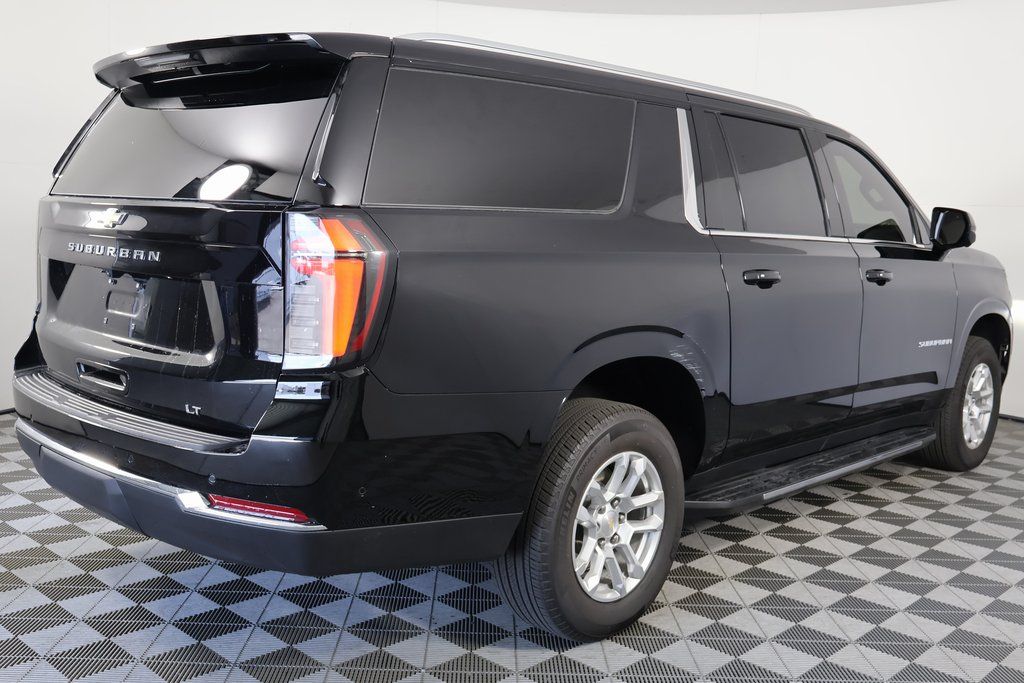 Thumbnail: 2025 Chevrolet Suburban - 3