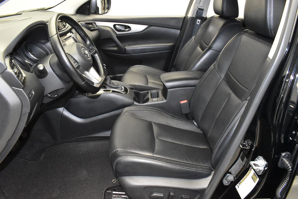 2020 Nissan Rogue Sport SL 15