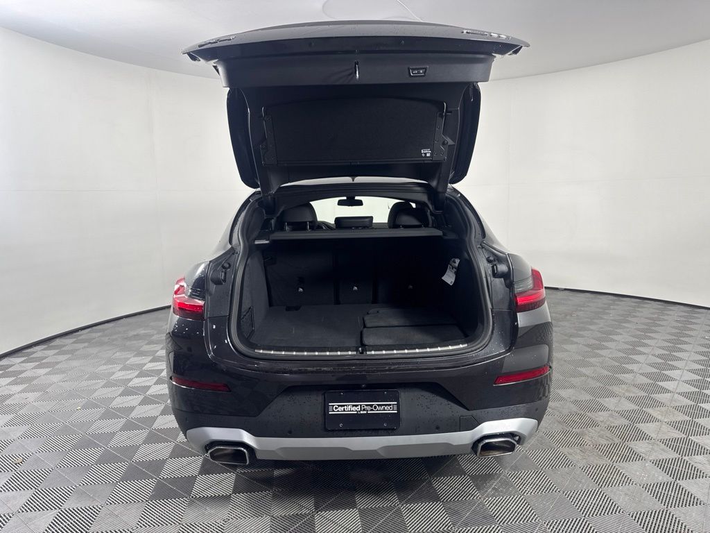 Thumbnail: 2025 BMW X4 - 9
