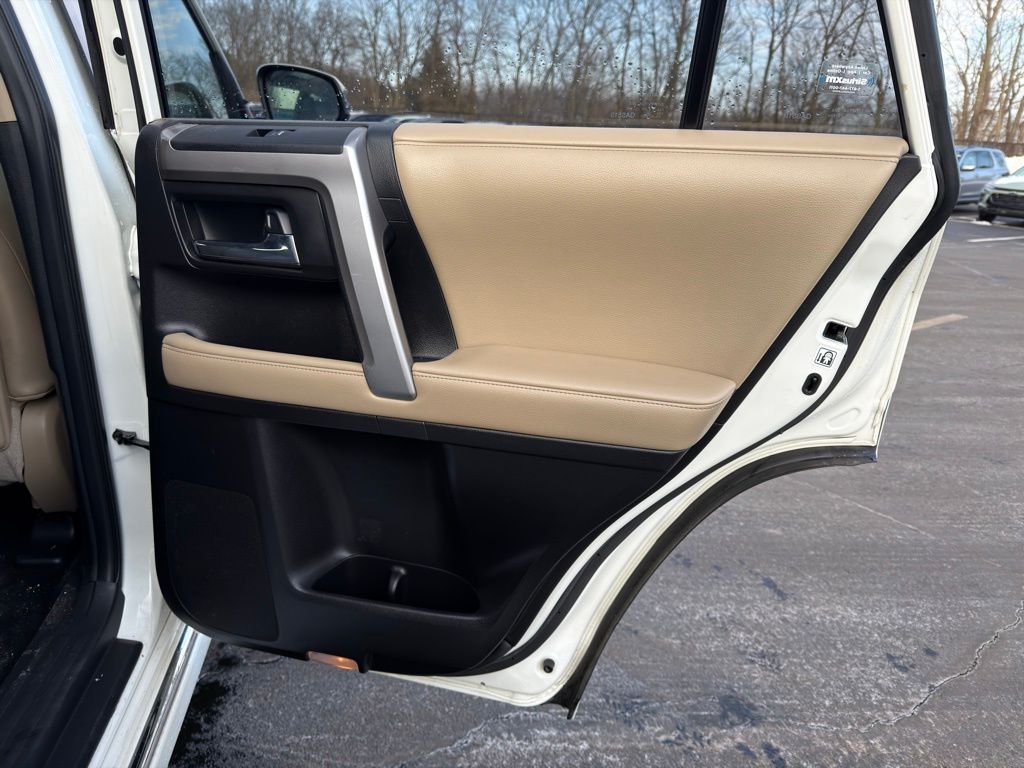 Thumbnail: 2019 Toyota 4Runner - 24