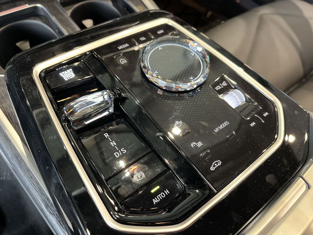 Thumbnail: 2026 BMW 7 Series - 11