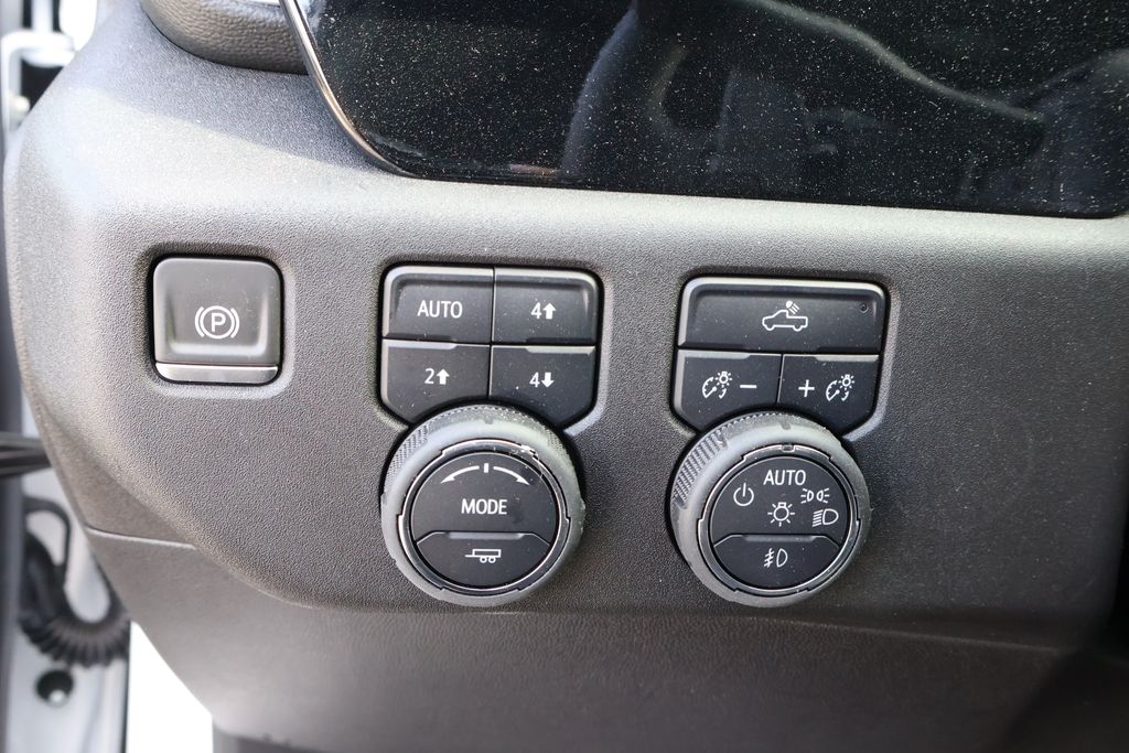 2025 Chevrolet Silverado 1500 RST 22