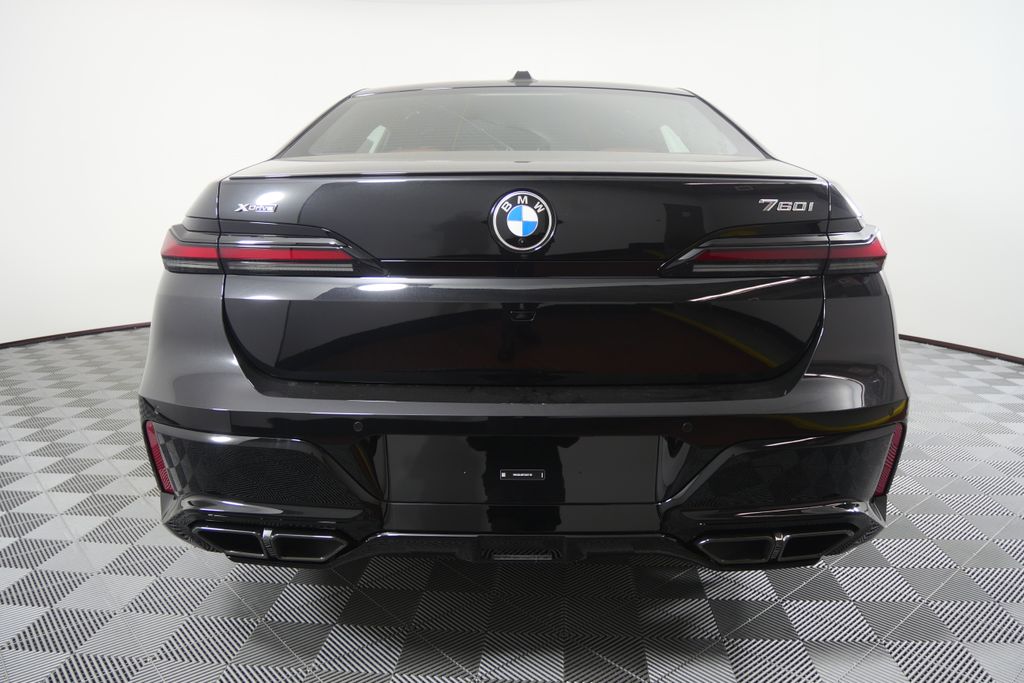 Thumbnail: 2026 BMW 7 Series - 4