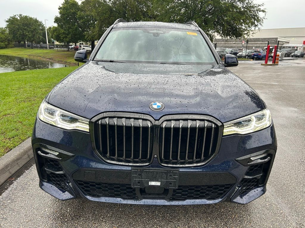 2022 BMW X7 M50i 8