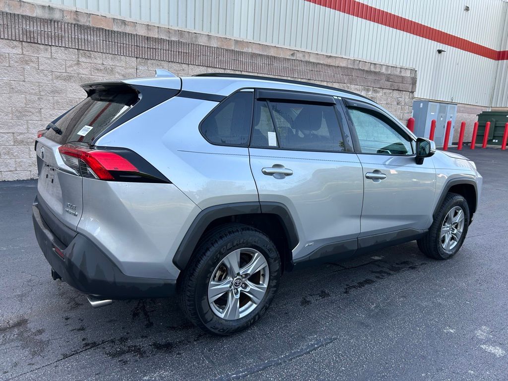 Thumbnail: 2022 Toyota RAV4 - 5