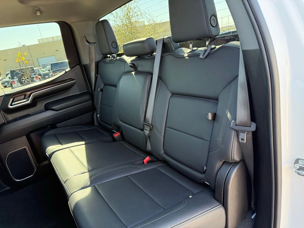 Thumbnail: 2024 GMC Sierra 1500 - 21