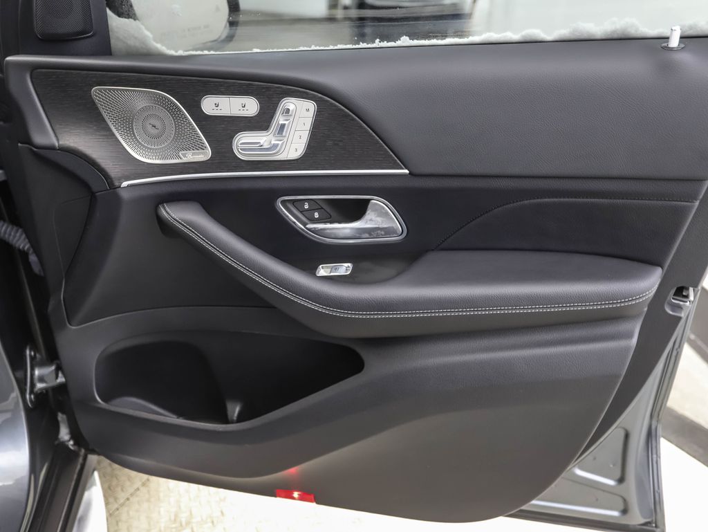 Thumbnail: 2023 Mercedes-Benz GLS - 31