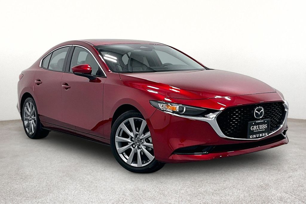 2026 Mazda MAZDA3 Rojo (Soul Red Crystal Metallic) Sedán Tracción delantera 6 velocidades Automática