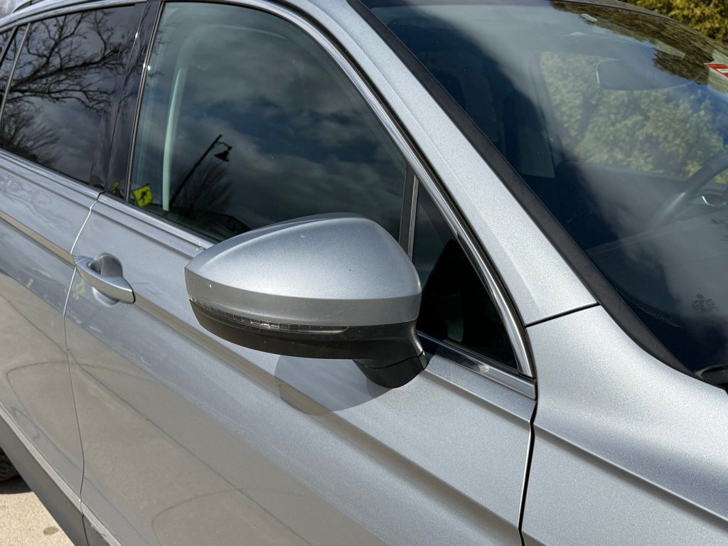 Used 2020 Silver Volkswagen 2.0T SEL image 9