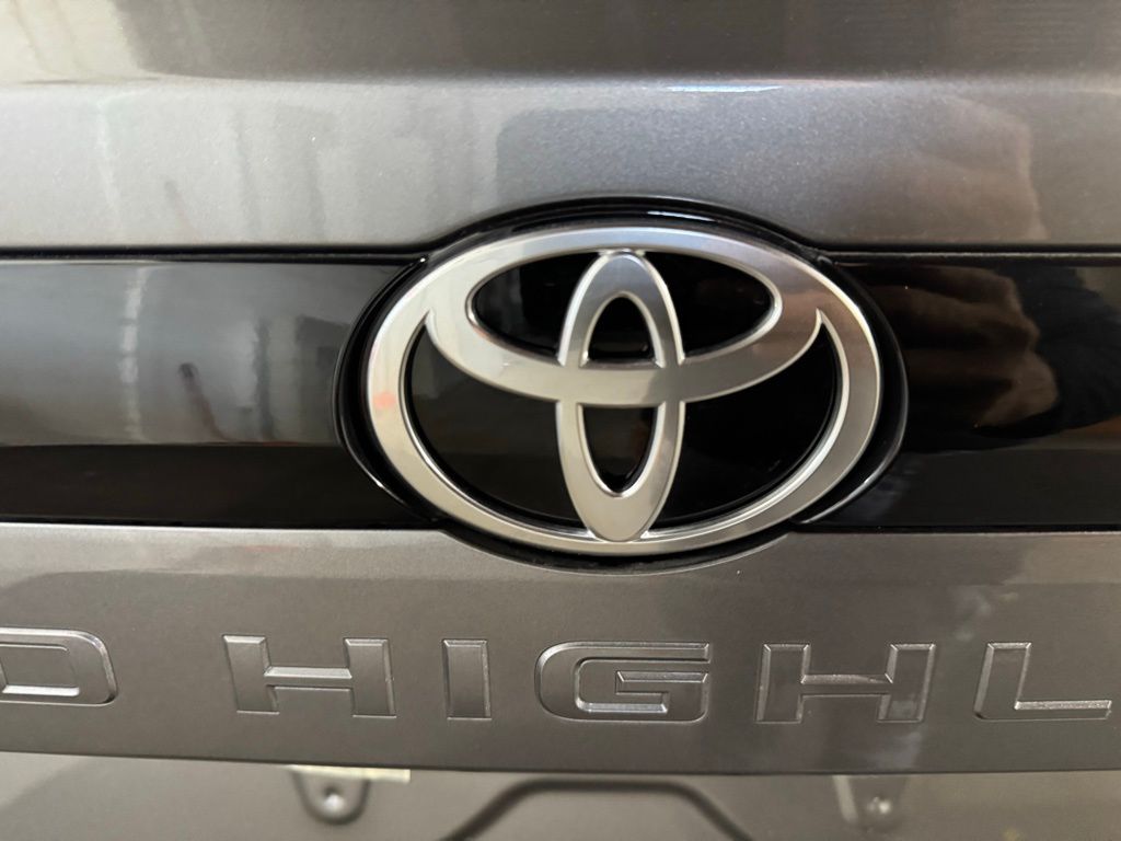 Thumbnail: 2026 Toyota Grand Highlander - 23