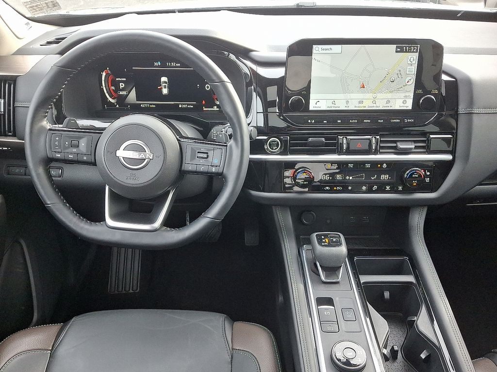 Thumbnail: 2023 Nissan Pathfinder - 12