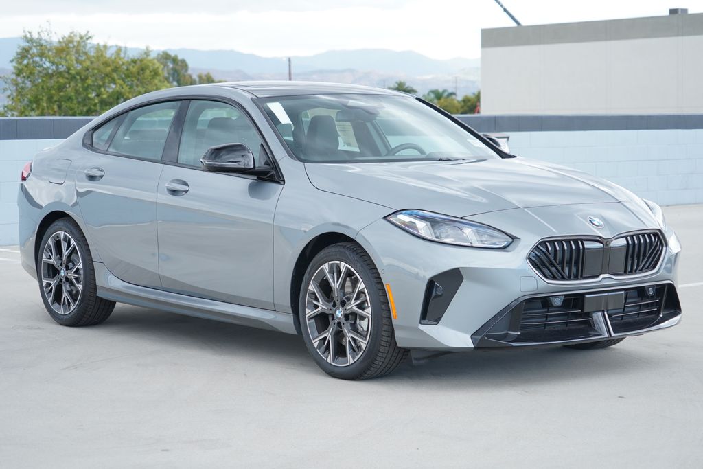 Thumbnail: 2026 BMW 2 Series - 3