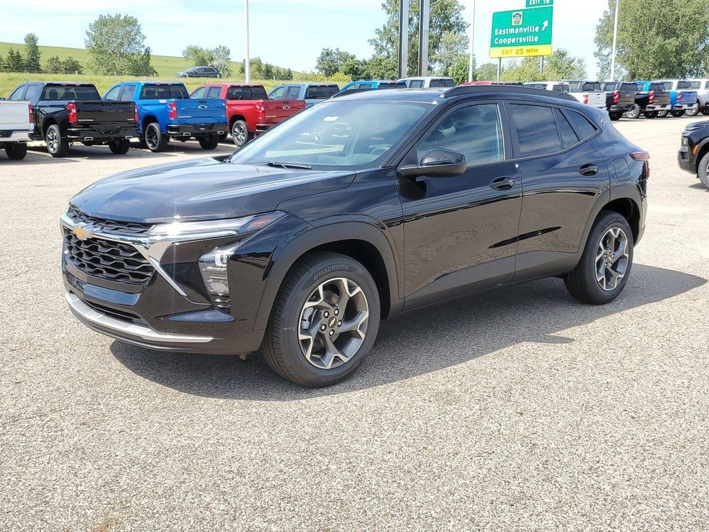 2025 Chevrolet Trax LT 2