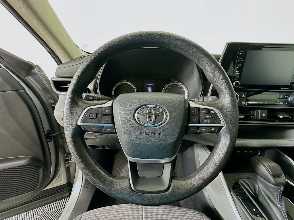 2022 Toyota Highlander L 11