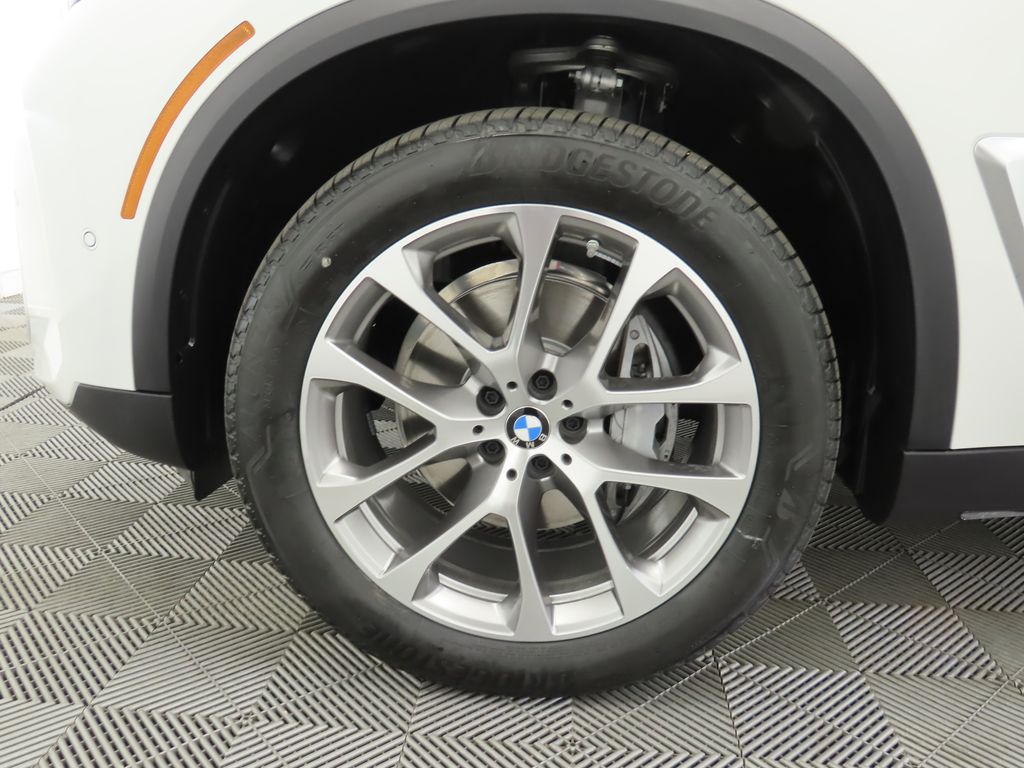 Thumbnail: 2026 BMW X5 - 29