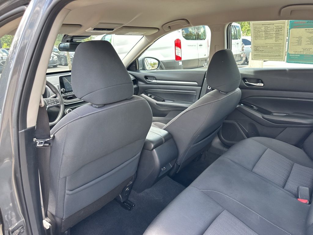 2021 Gun Metallic Nissan Altima 2.5 SV FWD Sedan