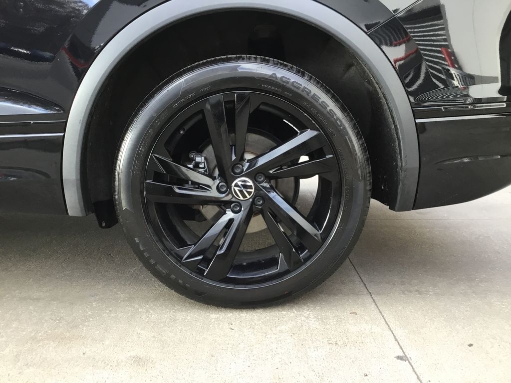 Thumbnail: 2024 Volkswagen Tiguan - 10