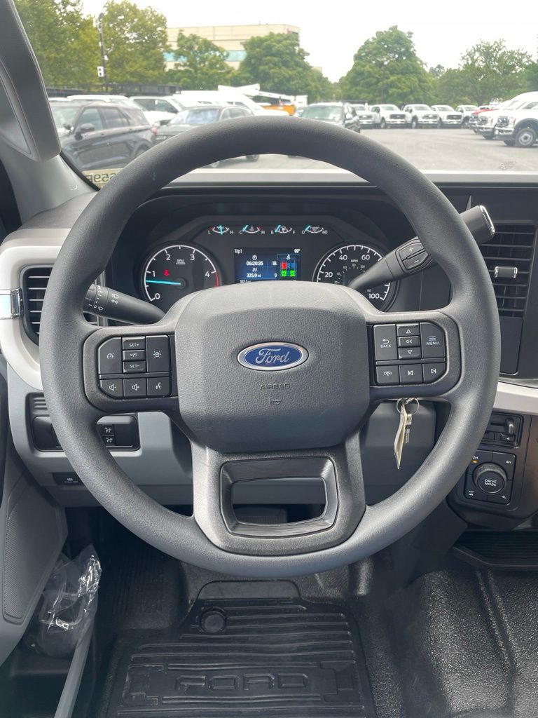 2026 Ford F-350 Chassis XL