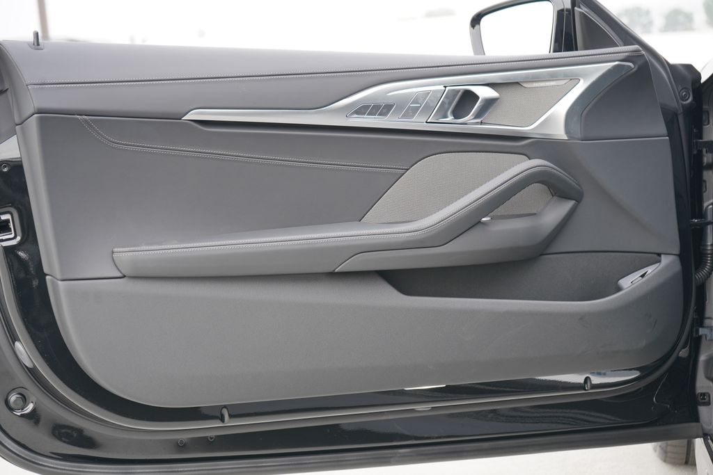 Thumbnail: 2026 BMW 8 Series - 10