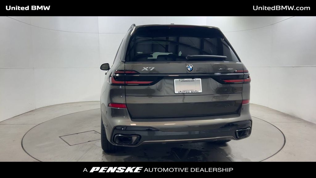 Thumbnail: 2026 BMW X7 - 7