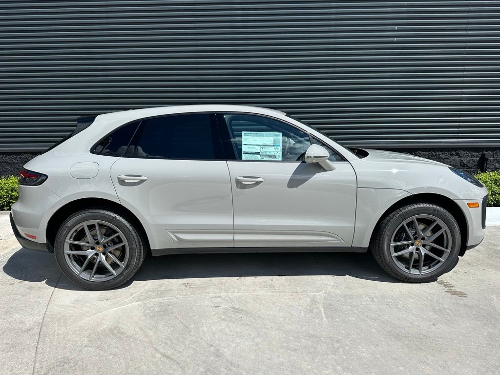 Thumbnail: 2026 Porsche Macan - 8