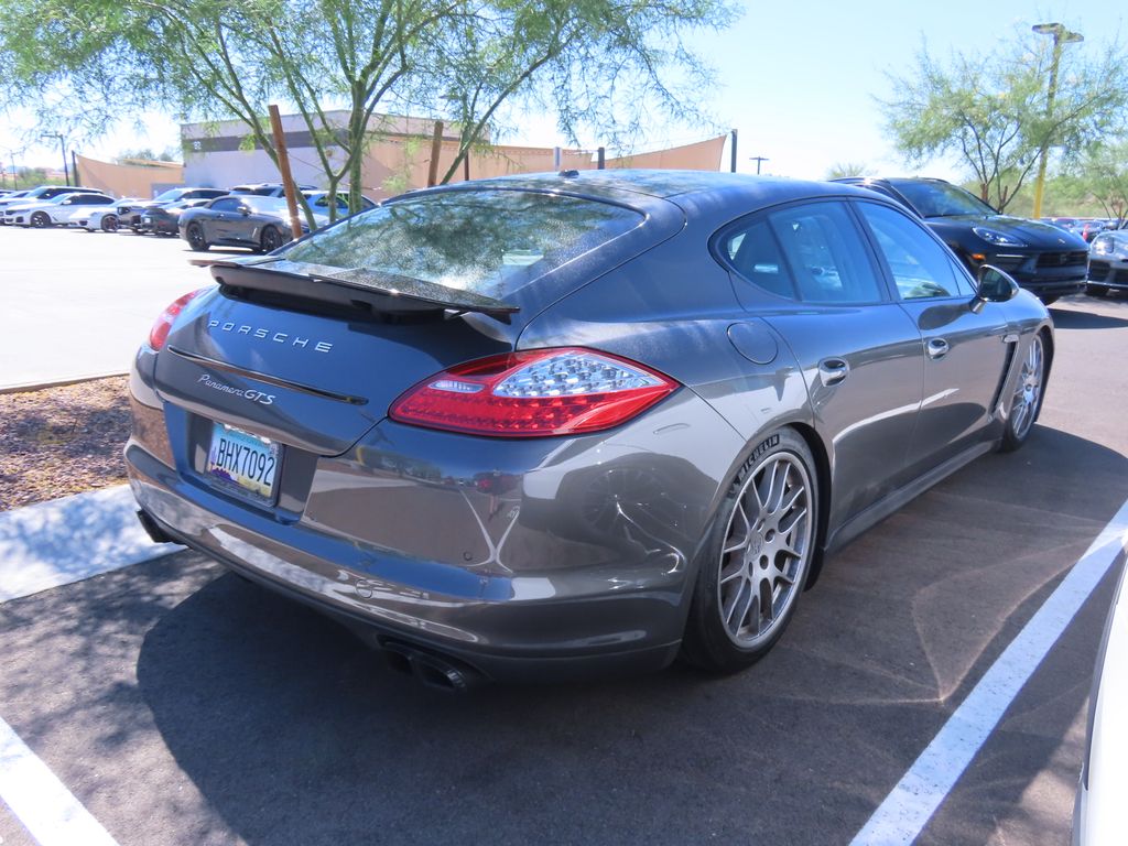 Thumbnail: 2013 Porsche Panamera - 4