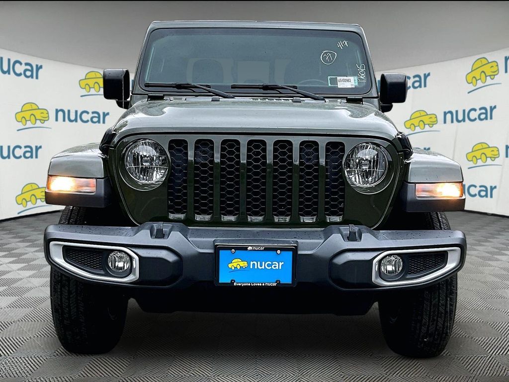 2022 Jeep Gladiator — photo 2