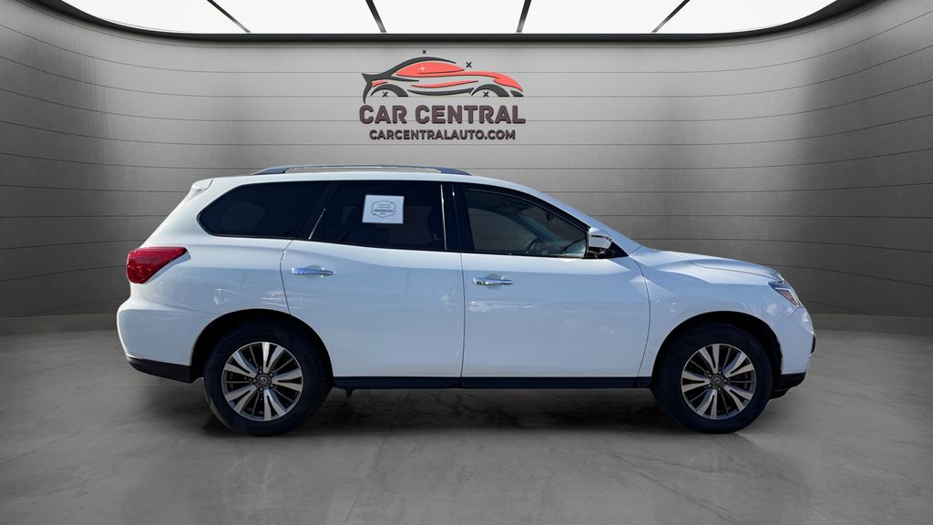 View vehicle photo 6