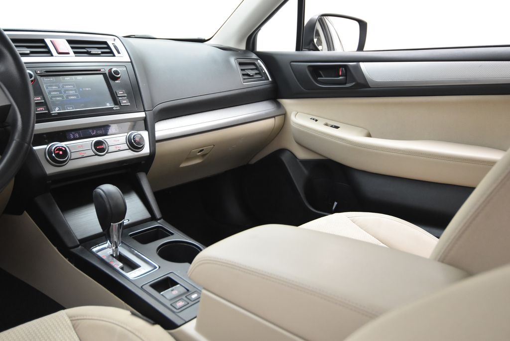 2017 Subaru Outback 2.5i photo
