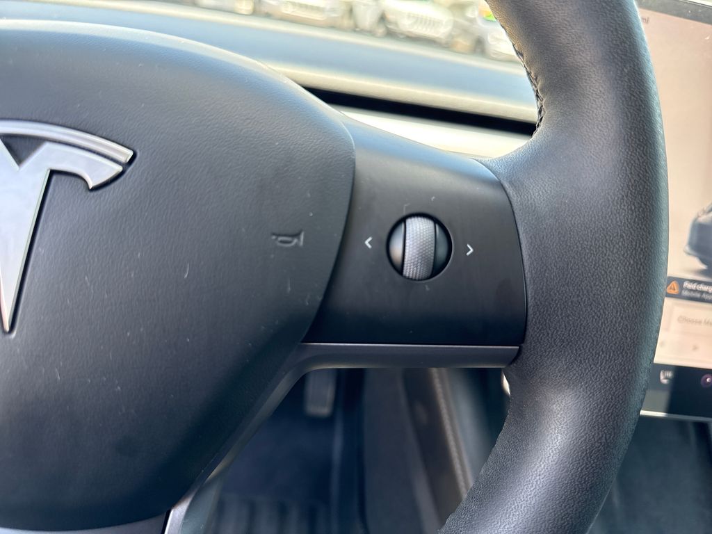 Used 2023  Tesla Base image 15