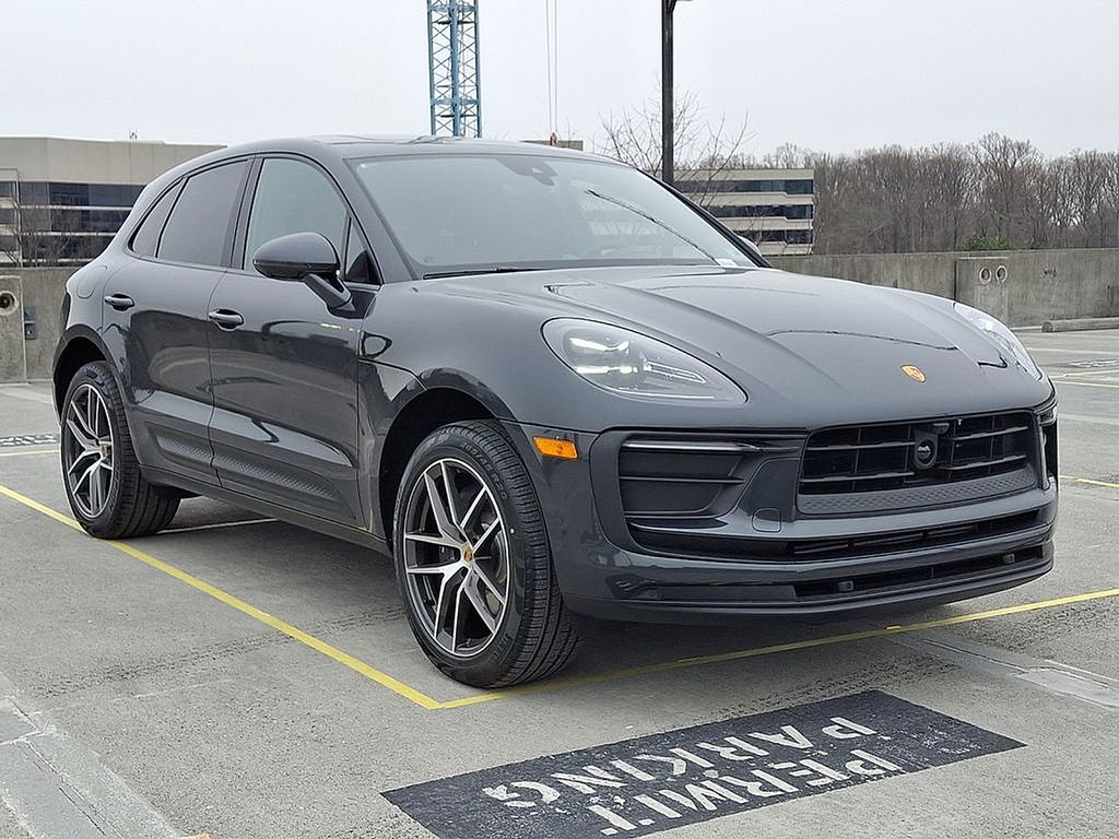 Thumbnail: 2025 Porsche Macan - 7