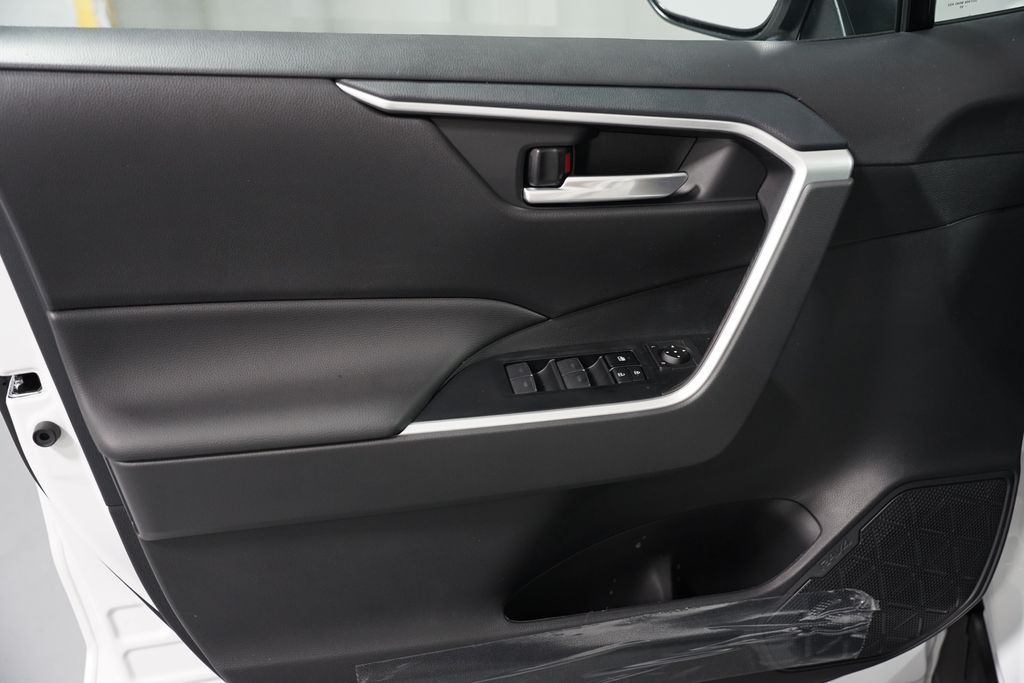 Thumbnail: 2025 Toyota RAV4 - 30