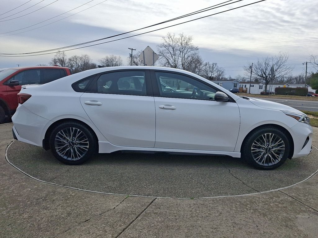 Thumbnail: 2023 Kia Forte - 7