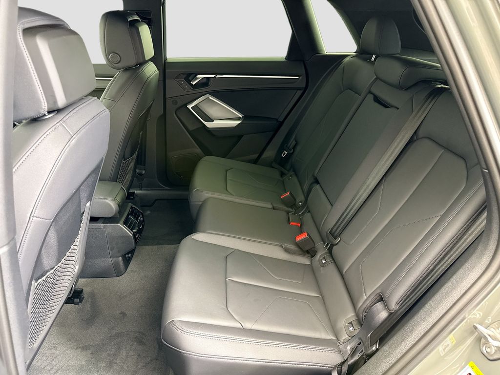 Thumbnail: 2025 Audi Q3 - 19